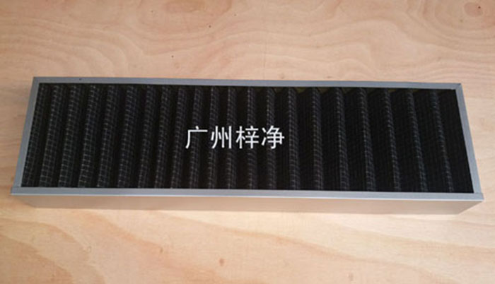 活性碳過濾器廣泛用于化學(xué)、制藥、食品、娛樂場所、需要凈化空氣的場所， 有害氣體如苯、甲醛、氨氣等的吸附脫除 溶劑的回收 ，采用活性炭氈比表面積大，吸附能力強，迅速處理各種有害氣體, 有效潔凈空氣對氣味的控制。