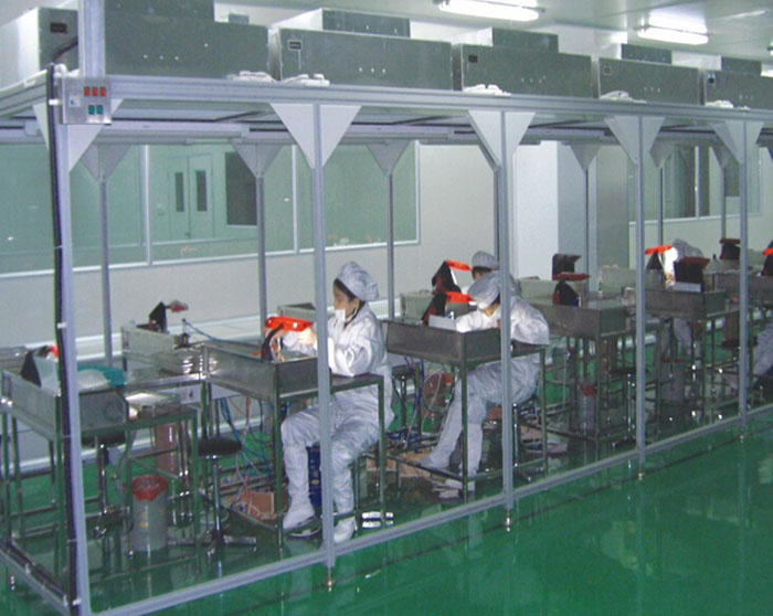 百級潔凈棚作為一種高級別的潔凈室設(shè)施，其在生物制藥過程中的重要性不言而喻。